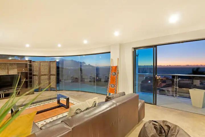 Sir David Baird 22 * Cape Town